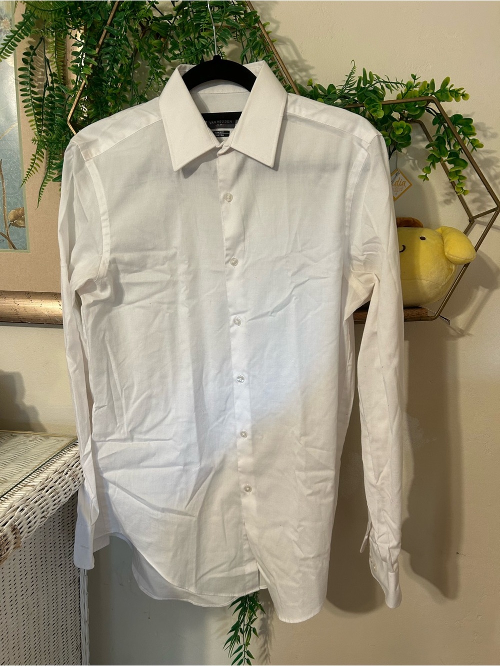 Van Heusen Men's White Long-Sleeve Dress Shirt